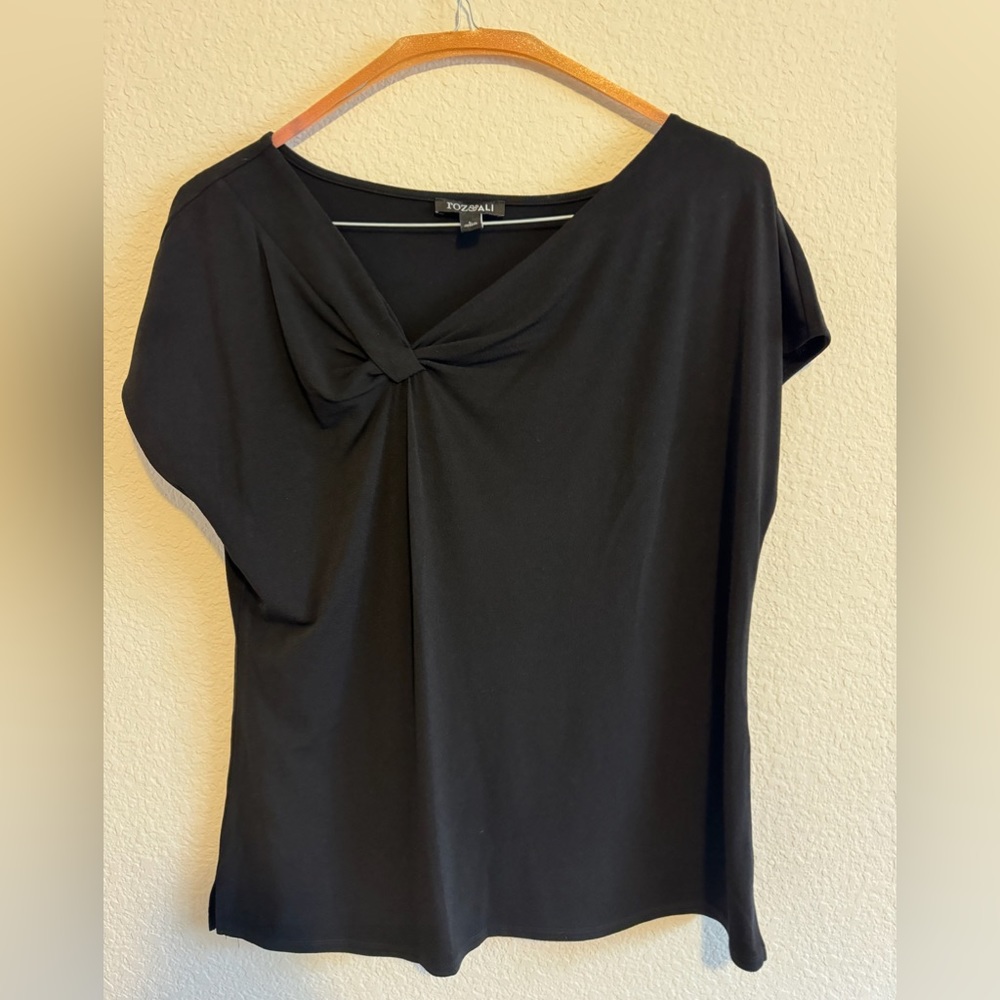 Roz & Ali Black Twist-Neck Short Sleeve Blouse